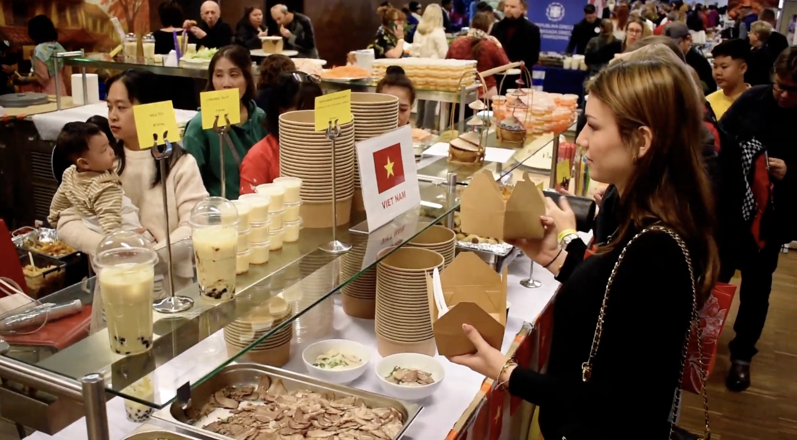 Quảng bá phở ở Ba Lan, phường Xuân Hòa thử thách cộng đồng, ShopeeFood ưu đãi khách đặt phở 1 Quảng bá phở ở Ba Lan, phường Xuân Hòa thử thách cộng đồng, ShopeeFood ưu đãi khách đặt phở - Ảnh 1.