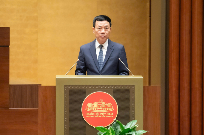 Bộ trưởng Khoa học và Công nghệ Nguyễn Mạnh Hùng giải trình tiếp thu trước khi thông qua dự án Luật. Ảnh: Hoàng Phong