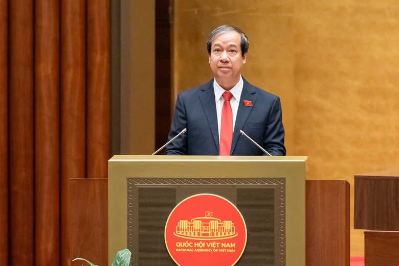 Quốc hội quyết một bộ sách giáo khoa toàn quốc từ năm học 2026-2027, bỏ cấp bằng tốt nghiệp THCS 1 sách giáo khoa - Ảnh 1.