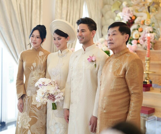 Quy định trong đám cưới các con tỷ phú Johnathan Hạnh Nguyễn: Tiên Nguyễn trái ngược Tăng Thanh Hà, vợ chồng Linh Rin cực nghiêm ngặt 1 Vợ chồng con gái tỷ phú Johnathan Hạnh Nguyễn tổ chức đám cưới lãng mạn.