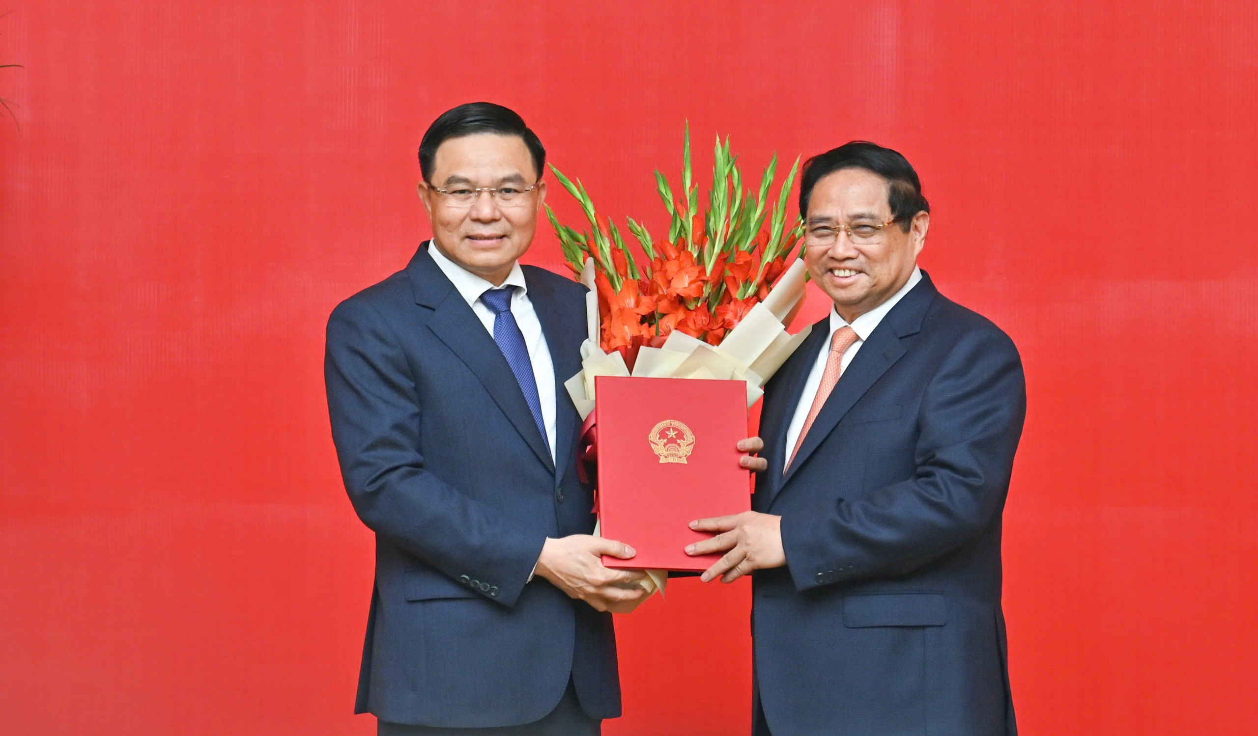 Quyền Bộ trưởng Bộ Công Thương Lê Mạnh Hùng cam kết nỗ lực phát triển ngành kinh tế - Ảnh 1.