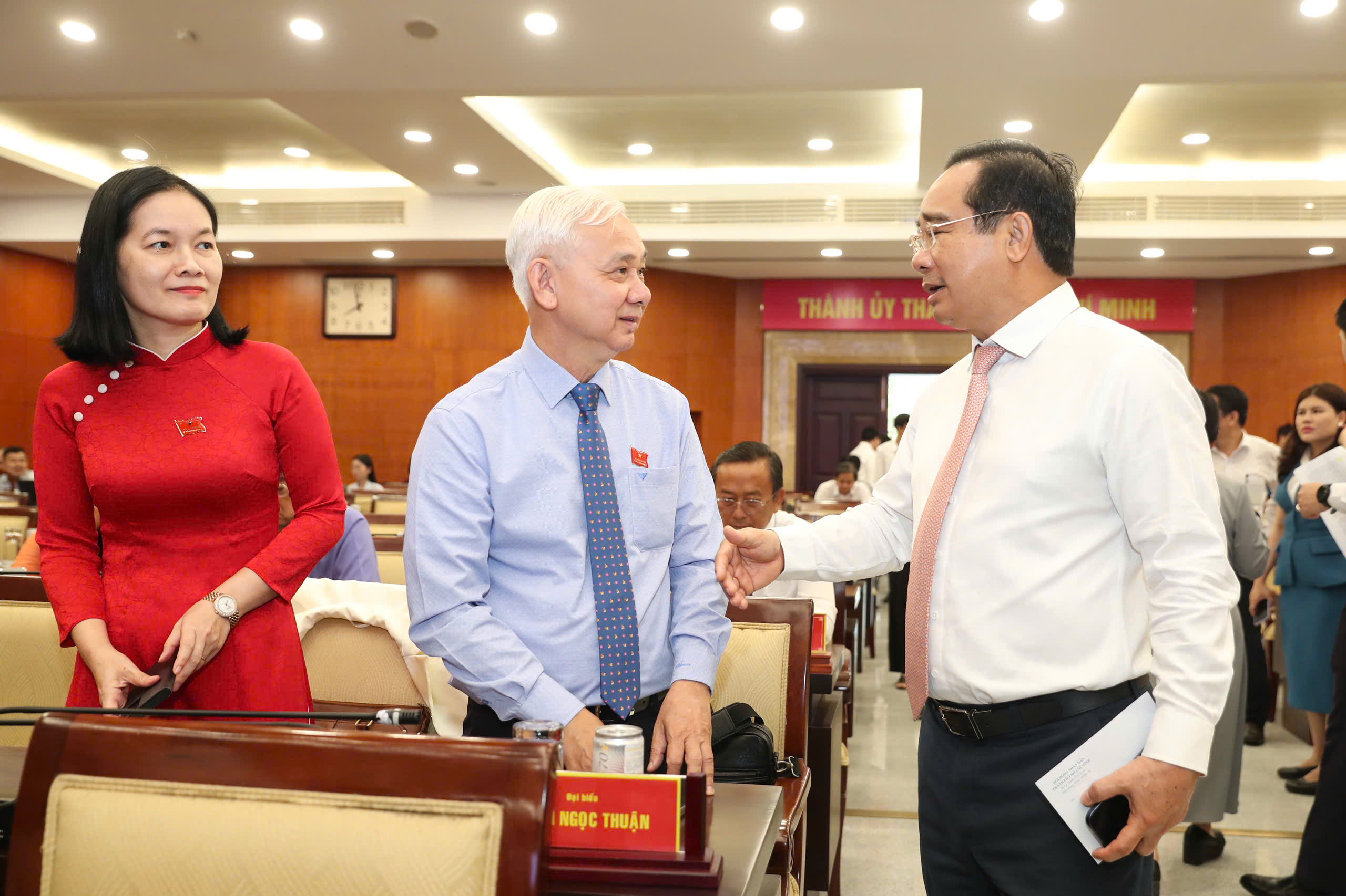 Quyết nghị nhiều vấn đề quan trọng của thành phố 1 Khai mạc kỳ họp thứ 6 HĐND TPHCM: Quyết nghị nhiều vấn đề quan trọng của thành phố - Ảnh 1.