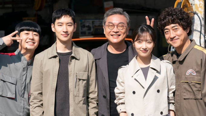 Nhóm tài xế Cầu Vồng trong phim Taxi Driver 3. Ảnh: SBS