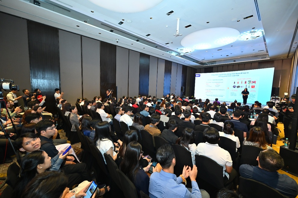 Roadshow của MCH: Giới đầu tư chen chân tại hội trường, kỳ vọng vào VN30 sau 6 tháng - 1