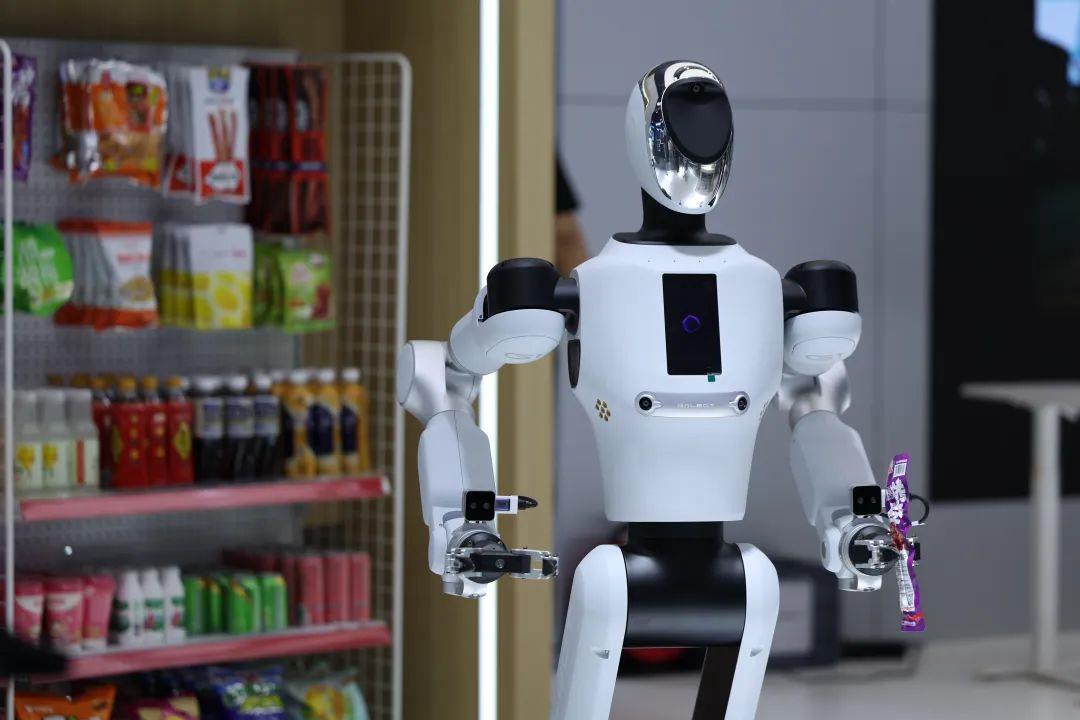 Robot trông trẻ đã xuất hiện, ngày càng thông minh hơn và mở ra kỷ nguyên mới của cuộc sống gia đình- Ảnh 1. Robot trông trẻ đã xuất hiện, ngày càng thông minh hơn và mở ra kỷ nguyên mới của cuộc sống gia đình- Ảnh 1.