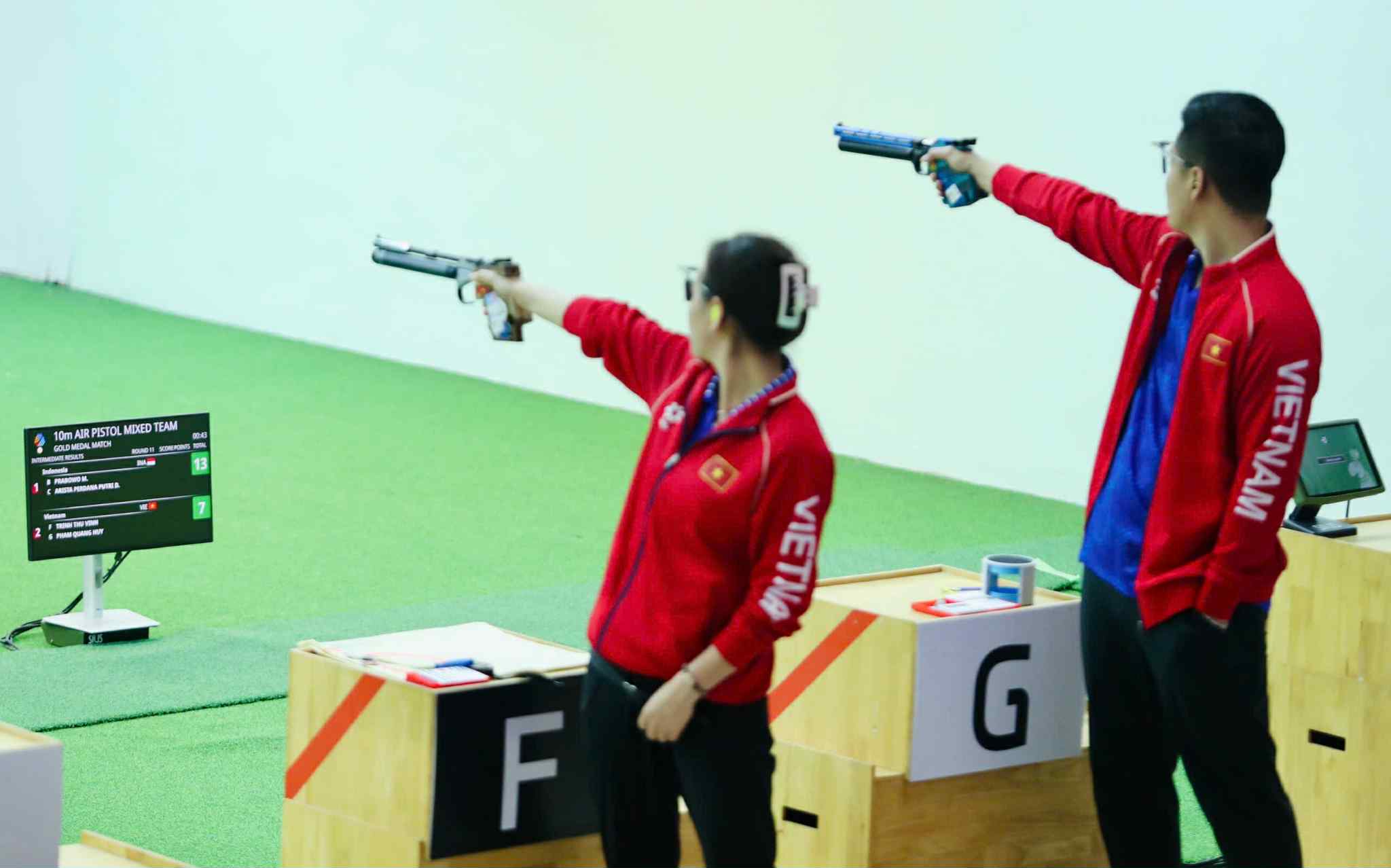 SEA Games 33 ngày 15-12: Bắn súng mang về cho Việt Nam huy chương đầu tiên trong ngày 1 SEA Games 33 ngày 15-12: Bắn súng mang về cho Việt Nam huy chương đầu tiên trong ngày - Ảnh 1.