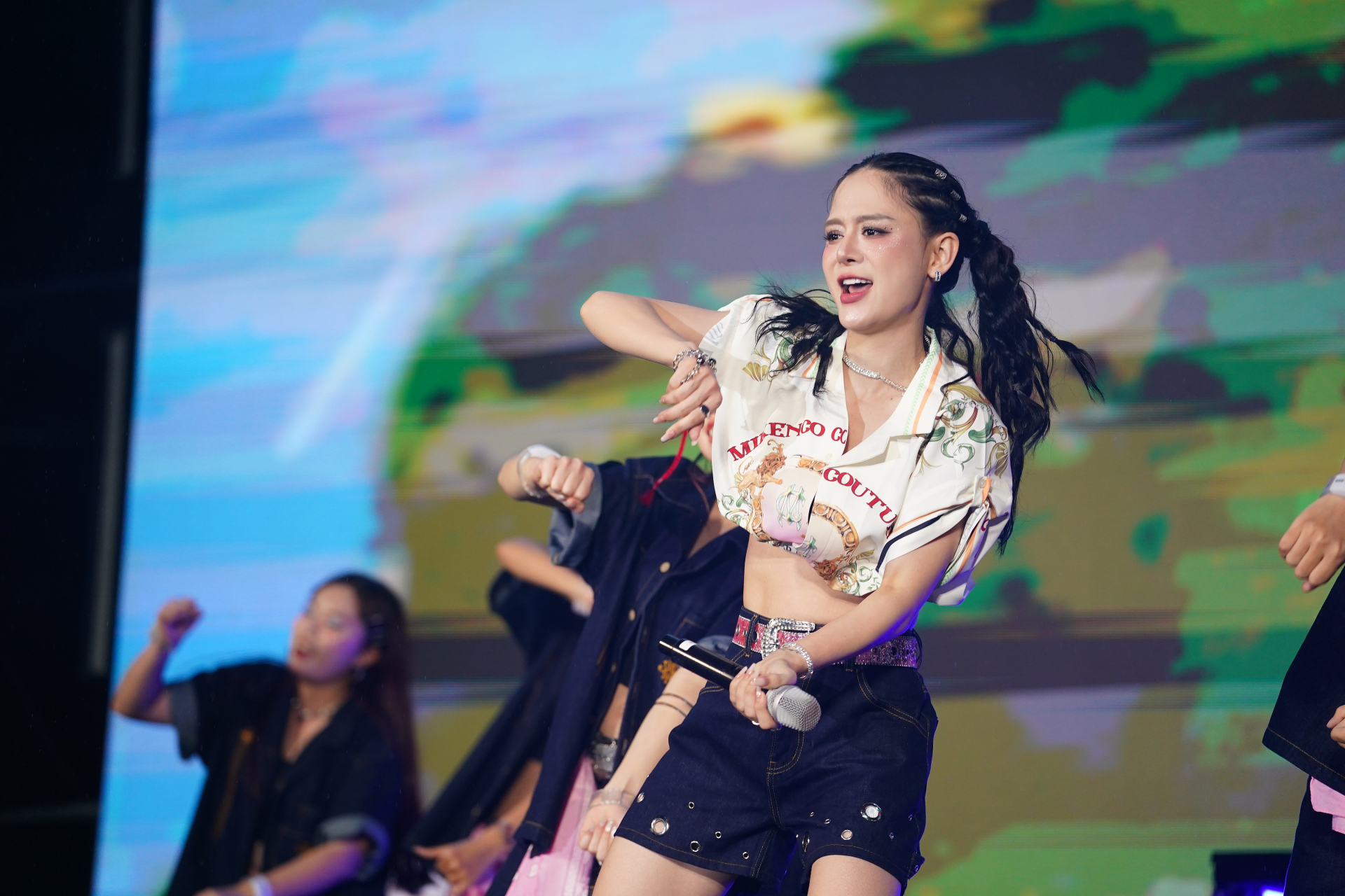 SYNC FEST 2025 Khi khan gia tro thanh nghe si