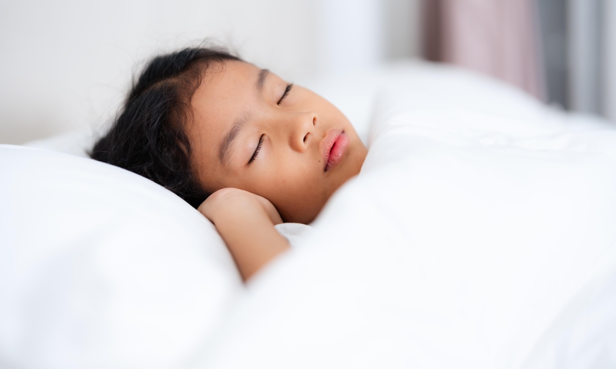 Sai lam truoc khi ngu hai nao tre