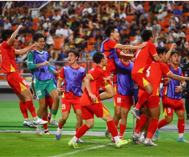 Sao Việt tự hào bóng đá Việt Nam giành vô địch SEA Games 33, Tùng Dương cảm ơn Thái Lan vì tạo kịch tính 1 Đội tuyển Việt Nam chiến thắng đội tuyển Thái Lan với tỉ số 3-2.