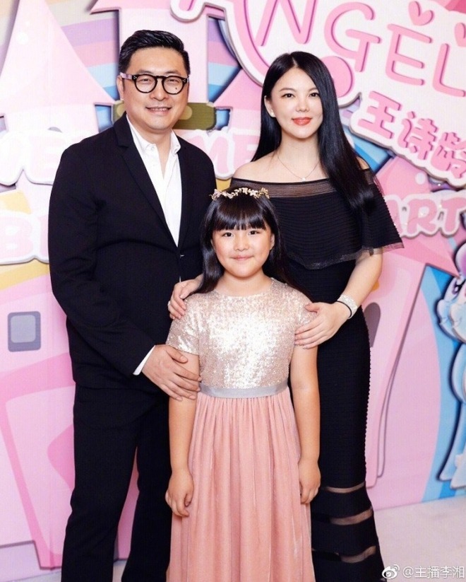 Sao nhí Bố ơi mình đi đâu thế 16 tuổi đã có Rolls-Royce riêng, vi vu bằng Maybach 56 tỷ- Ảnh 2.