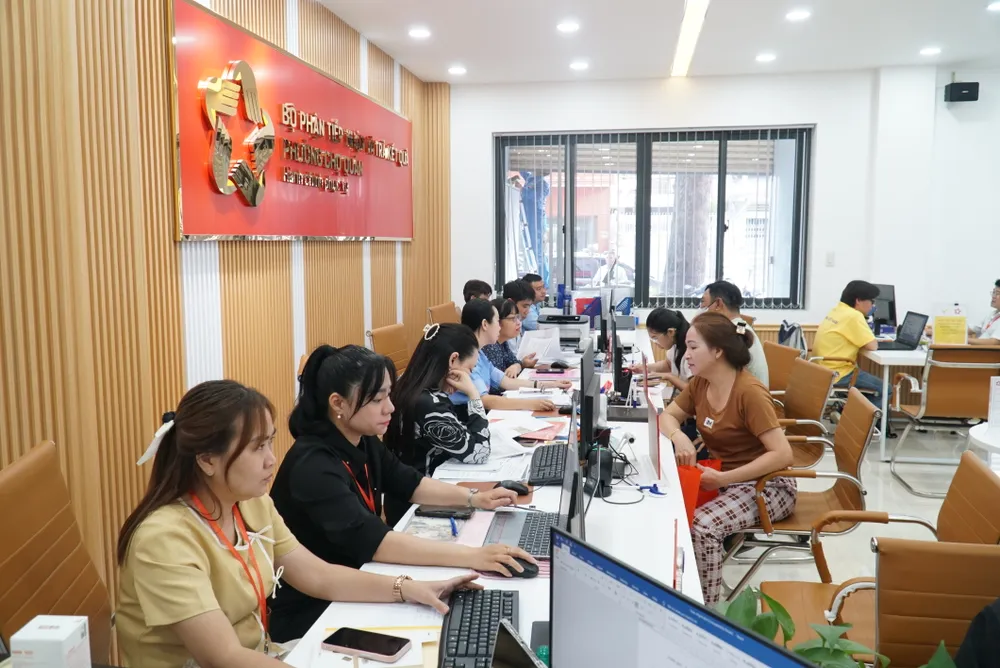 Cán bộ, công chức, viên chức phải di chuyển chỗ làm đến trung tâm chính trị - hành chính mới tại các địa phương thuộc diện sáp nhập tỉnh được thuê nhà ở công vụ. Ảnh minh họa: BẢO PHƯƠNG sap-nhap-tinh-can-bo-di-lam-xa-bao-nhieu-km-thi-duoc-bo-tri-nha-o-cong-vu.jpg