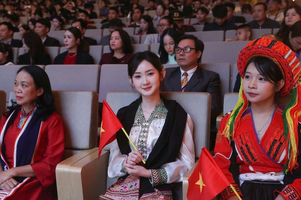 Sẽ cấp học bổng cho sinh viên dân tộc thiểu số đi đào tạo ở nước ngoài - 1