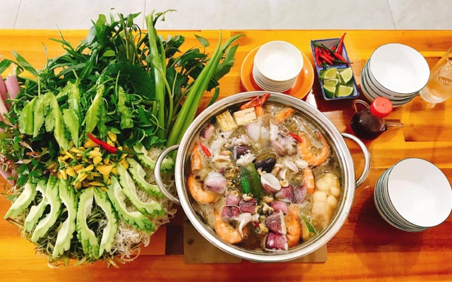 Khách Tây tò mò thử đặc sản nức tiếng miền Tây, nhận xét: 