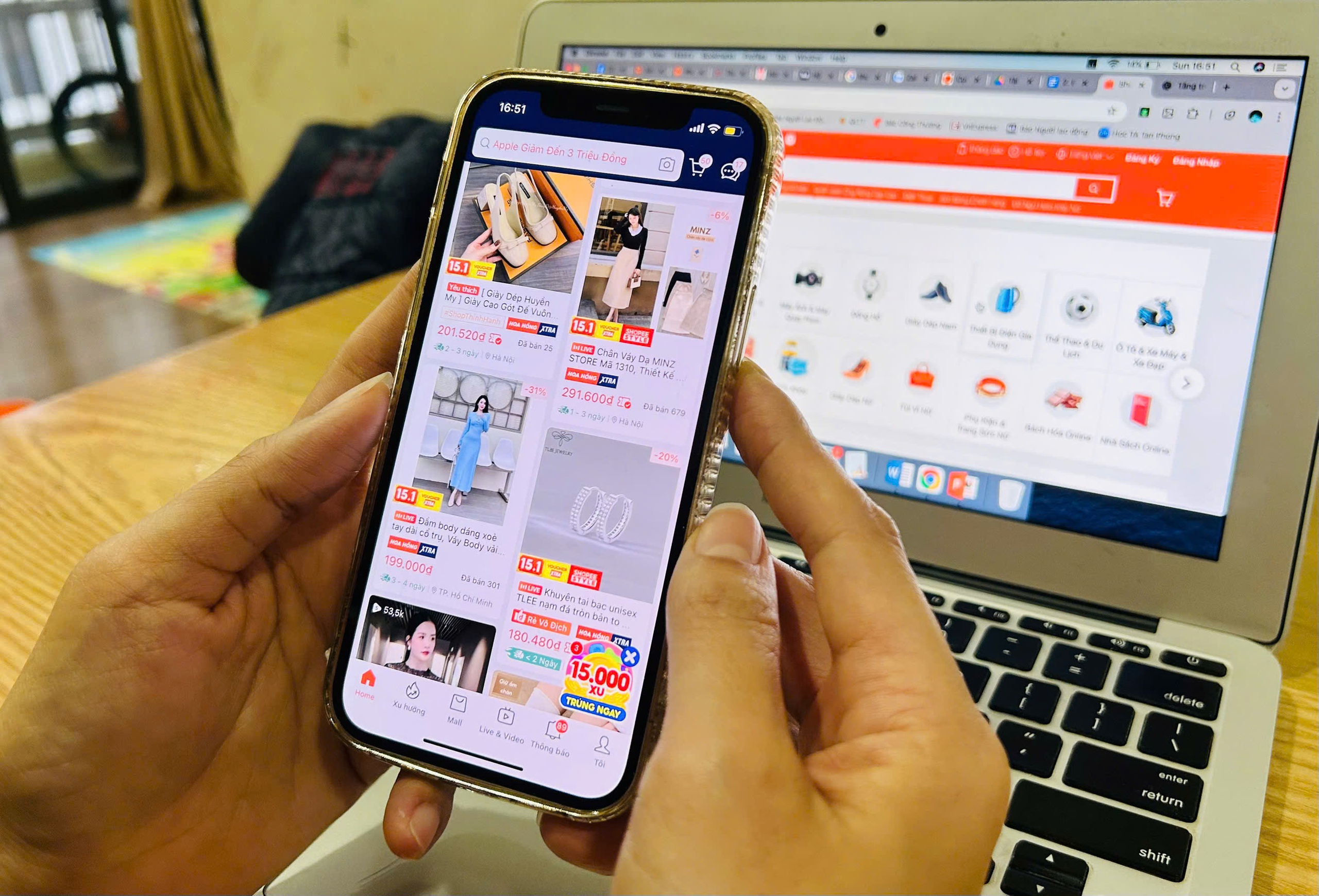 Siết thu thuế trên sàn thương mại điện tử 1 Siết thu thuế trên sàn thương mại điện tử - Ảnh 1.