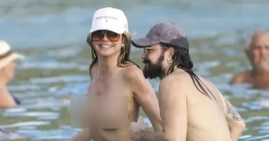 Siêu mẫu 52 tuổi để ngực trần trên biển: “Sự gợi cảm không có hạn sử dụng” - 1