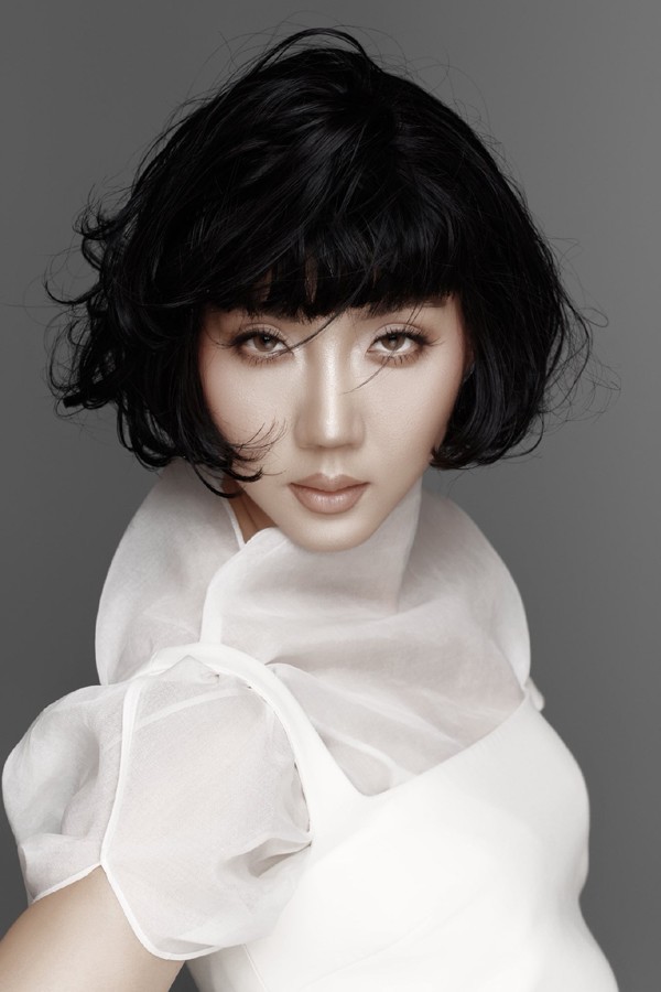 Ngọc Quyên có 11 năm sinh sống trên đất Mỹ và cô tự lo cho bản thân và con trai bằng cách mở công ty kinh doanh. Tuy nhiên, mới đây, người đẹp đã tuyên bố đóng cửa vì không thể gồng gánh được một mình. Hiện tại, người đẹp chỉ tập trung cho gia đình và chăm sóc bản thân.