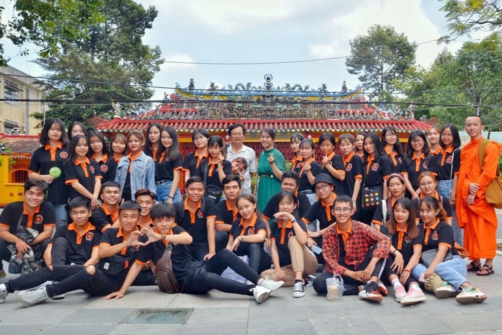 Sinh viên phải đóng 21 triệu đồng đi xuyên Việt mùa mưa lũ, trường nói gì? - 1