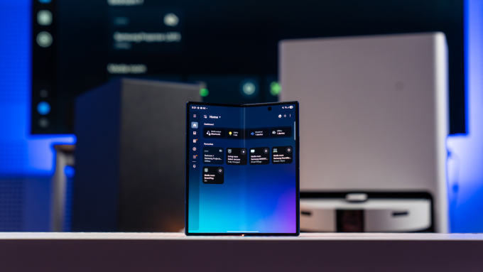 Màn hình lớn của Galaxy Z Fold7 giúp trải nghiệm hệ sinh thái nhà thông minh tối ưu hơn. Ảnh: Samsung