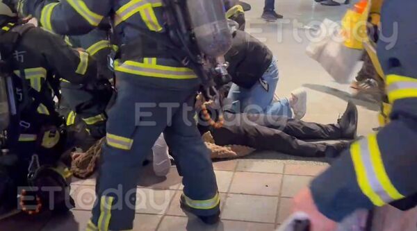 Vụ tấn công liên hoàn tại Đài Loan (Trung Quốc): Số người thiệt mạng tăng, cha mẹ nghi phạm cúi gằm rời đồn cảnh sát- Ảnh 5.