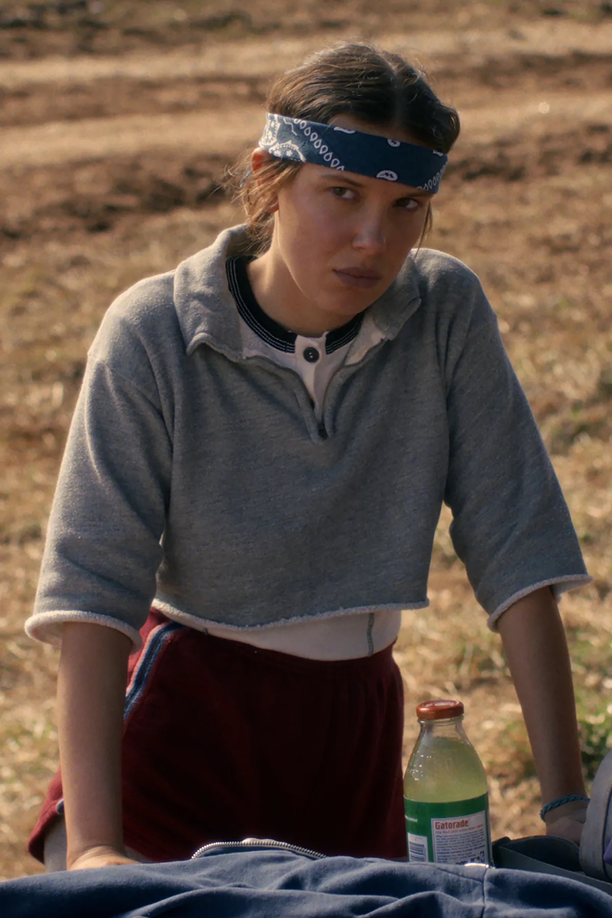 Sự thật về trang phục thảm hoạ của nữ chính phim Stranger Things- Ảnh 1.