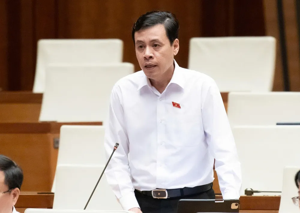 Đại biểu Trần Anh Tuấn (đoàn TP.HCM). Ảnh: QH sua-nghi-quyet-98-de-xuat-go-vuong-cho-hang-tram-du-an-bt-tai-tp-hcm-tran-anh-tuan.jpg