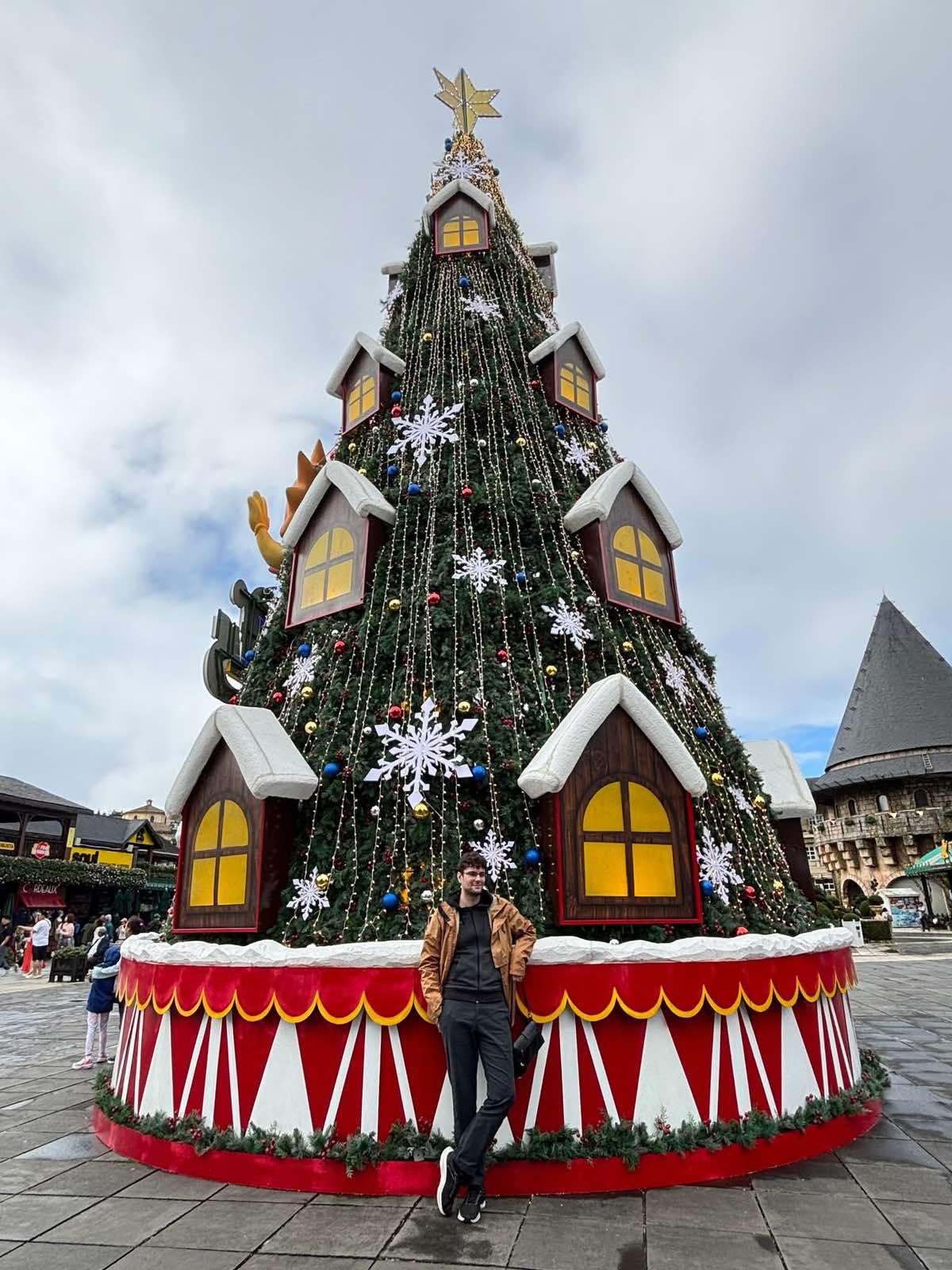 Sun World Ba Na Hills rực rỡ sắc màu với Giáng sinh cổ tích- Ảnh 1.