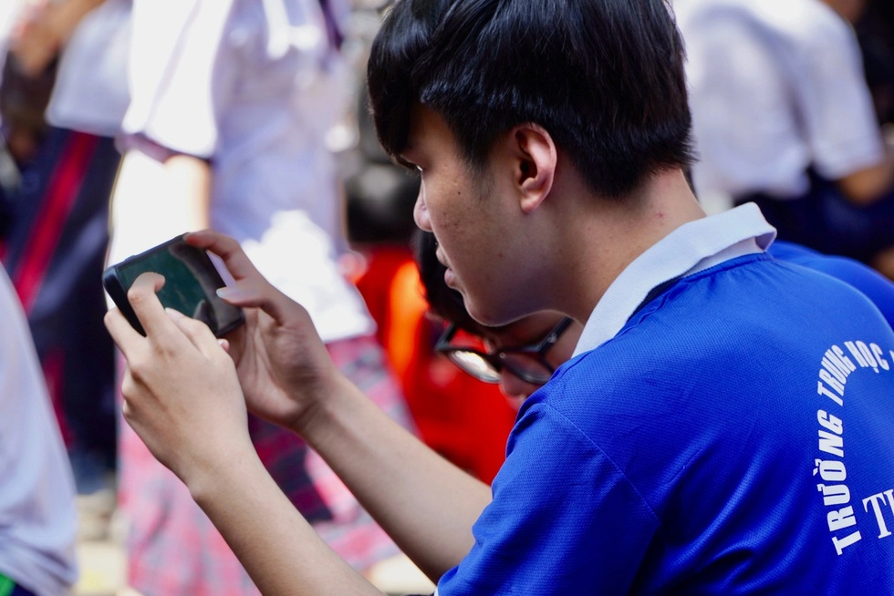 Suy ngẫm từ việc Úc cấm mạng xã hội với người dưới 16 tuổi - 1