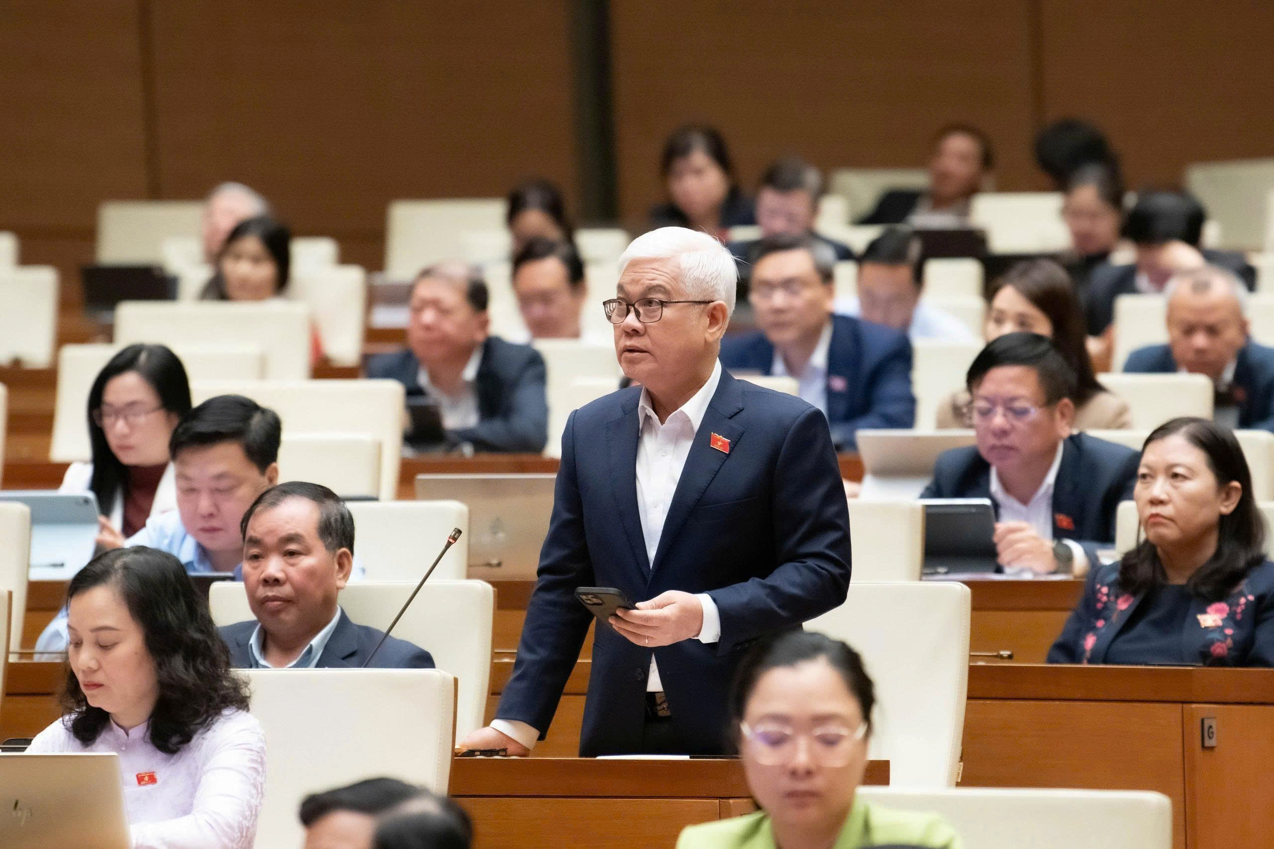 TP HCM cần thể chế riêng rộng hơn, mạnh hơn - Ảnh 1. TP HCM cần thể chế riêng rộng hơn, mạnh hơn - Ảnh 1.