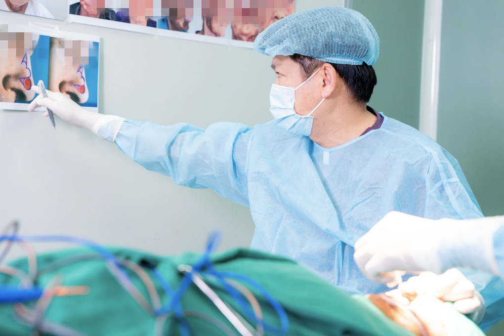 TPHCM: Cô gái che giấu bụng to vì sợ hiểu lầm, khối ung thư phát triển 15kg - 3