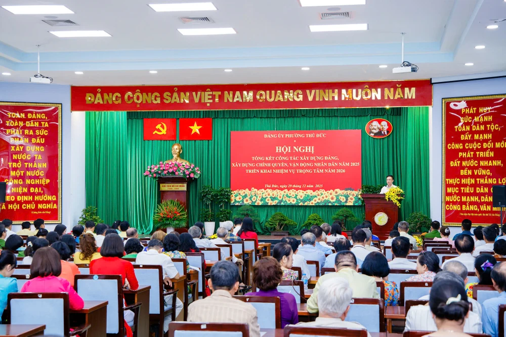 TP.HCM: Phường Thủ Đức giảm 80% thời gian nhập liệu nhờ Robot và AI-phuong-thu-duc-robot-AI 5.jpg