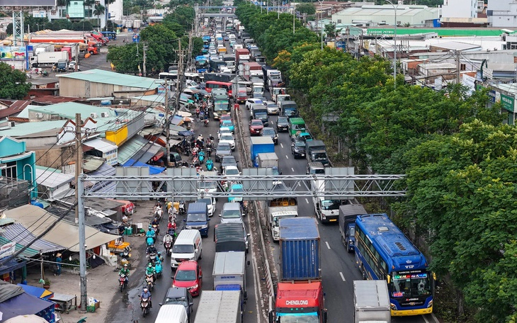 Ùn tắc tăng so với năm ngoái, tốc độ xe trung bình ở TP.HCM còn 34,9km/h - Ảnh 3.