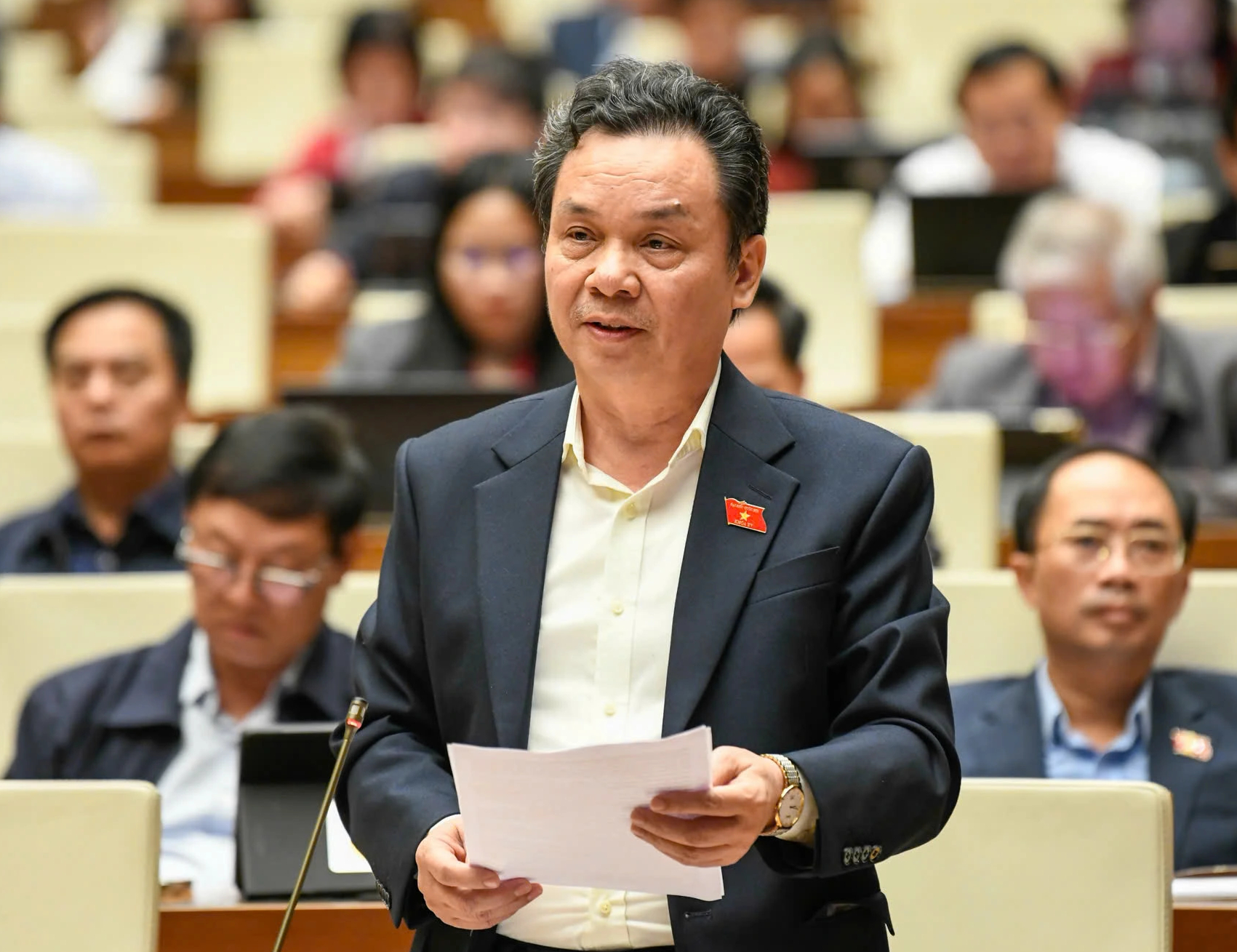 'TP.HCM không thể khoác chung chiếc áo thể chế với các địa phương'- Ảnh 1. 'TP.HCM không thể khoác chung chiếc áo thể chế với các địa phương'- Ảnh 1.