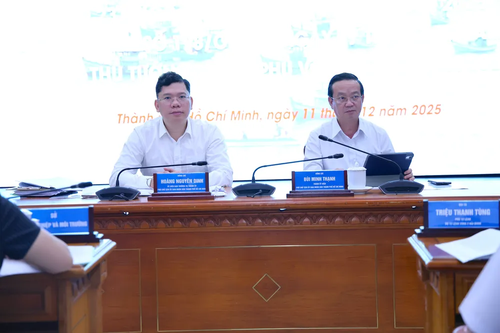 Chủ trì hội nghị là ông Hoàng Nguyên Dinh, ông Bùi Minh Thạnh, Phó Chủ tịch UBND TP.HCM. Ảnh: LÊ THOA the-vang-ec-5.JPG