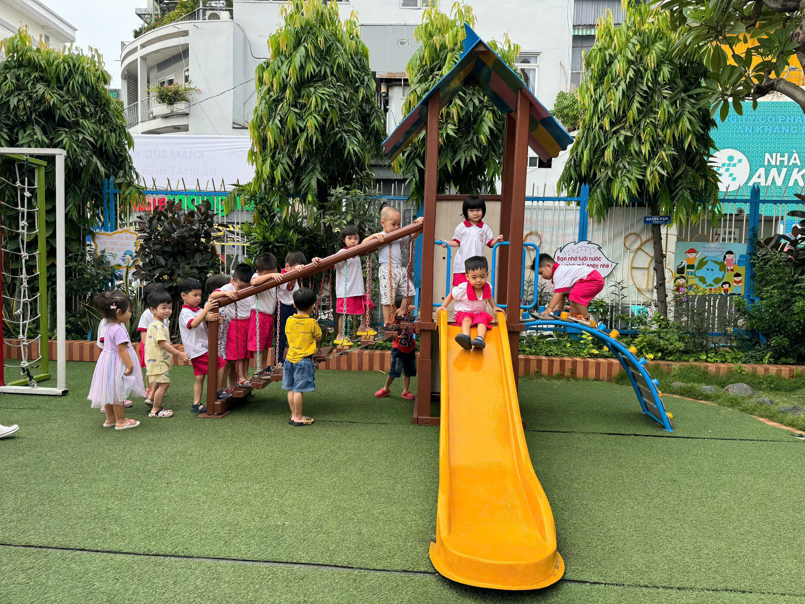 TP.HCM ưu tiên dùng trụ sở dôi dư mở thêm trường mầm non 1 TP.HCM ưu tiên dùng trụ sở dôi dư mở thêm trường mầm non - Ảnh 1.