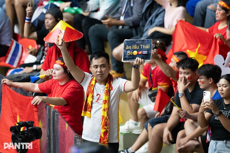 Tác nghiệp SEA Games, phóng viên Dân trí thành “thổ địa” bất đắc dĩ - 1