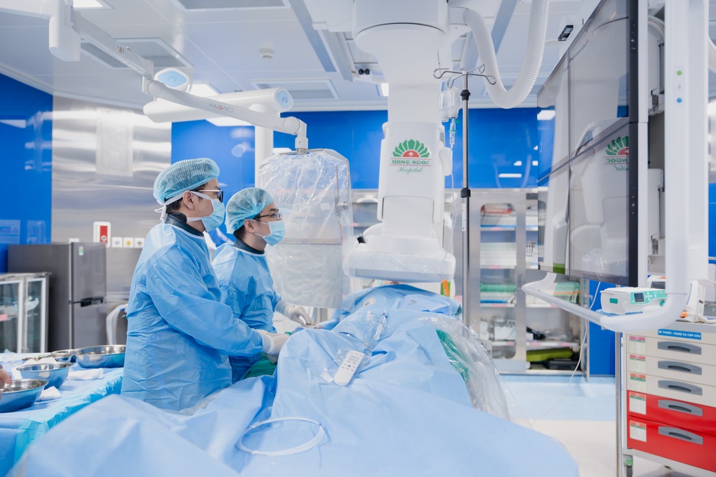 Tái hẹp 99% mạch vành sau đặt stent do ngưng uống thuốc điều trị - 2