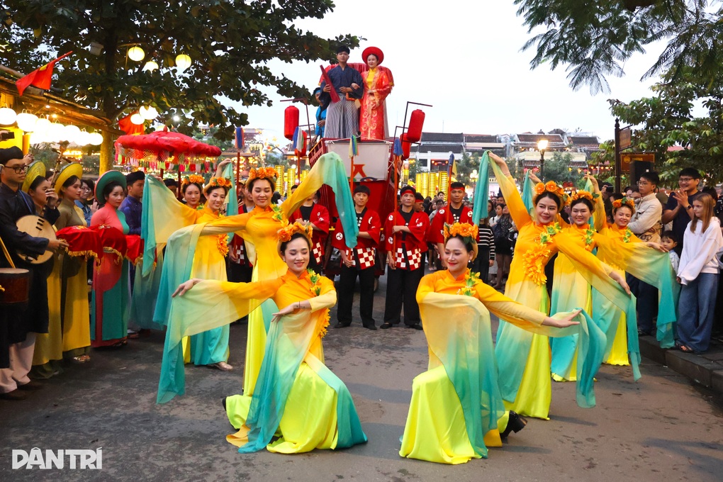 Tái hiện “đám cưới lịch sử” giữa lòng phố cổ Hội An - 1