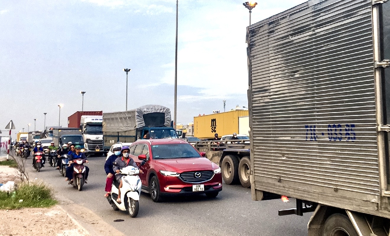 Tai nạn liên tục, TP.HCM gấp rút phân làn lại đường ĐT.743 và nhiều đường ở Bình Dương cũ 1 phân làn - Ảnh 1.