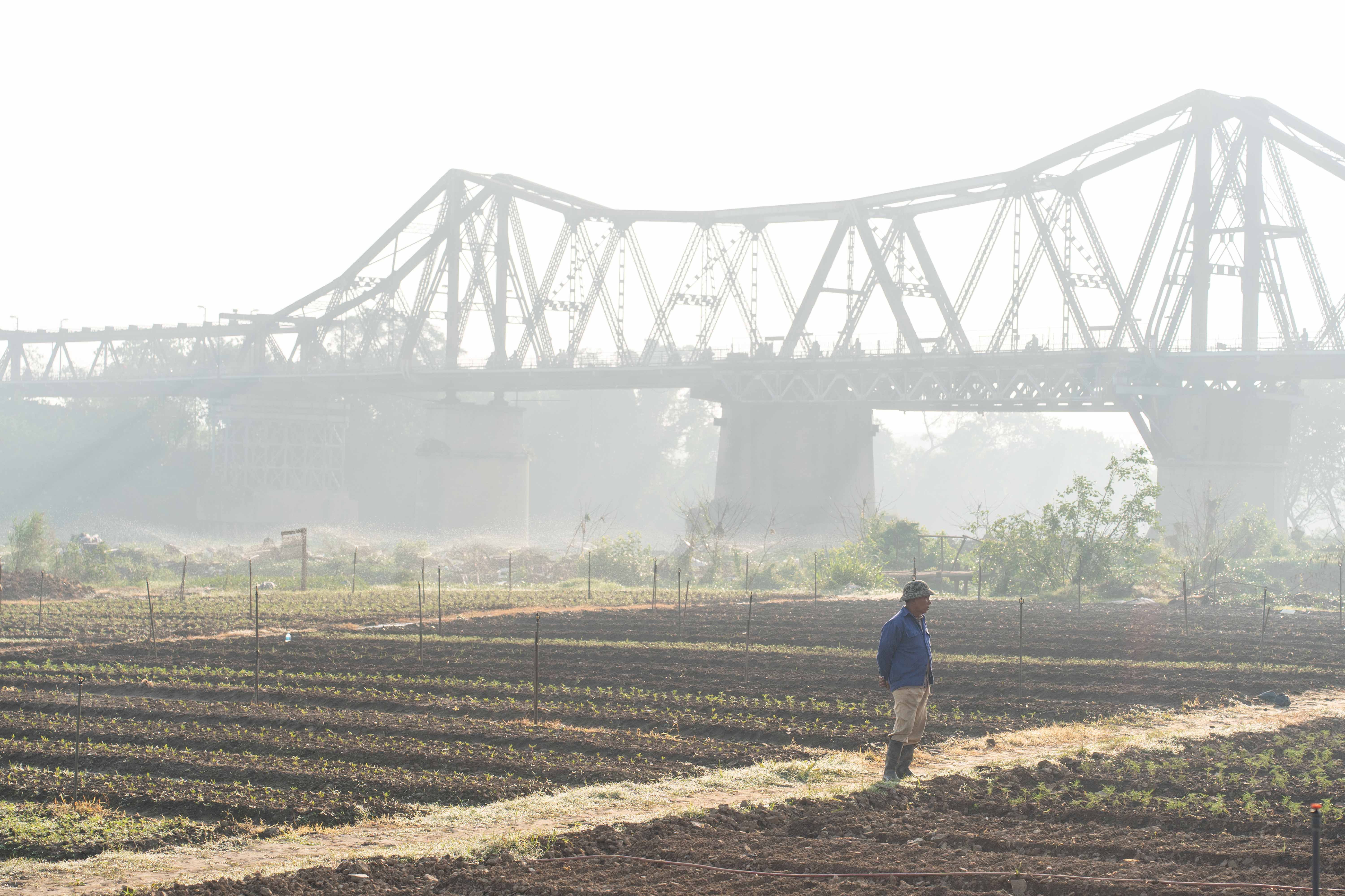Tai sao Ha Noi ‘mac ket trong vong xoay o