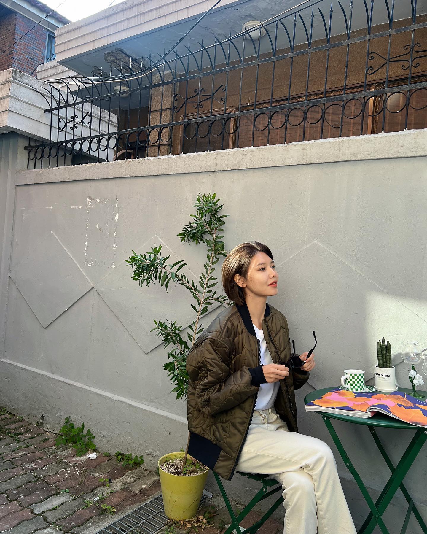 Thời trang U40 của Sooyoung: Bí quyết giúp Phụ nữ đẹp hơn qua từng set đồ - Ảnh 1.