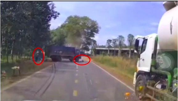 Tài xế tông, cán tiếp nạn nhân tử vong ở Đồng Nai: Tội giết người?- Ảnh 1. Tài xế tông, cán tiếp nạn nhân tử vong ở Đồng Nai: Tội giết người?- Ảnh 1.