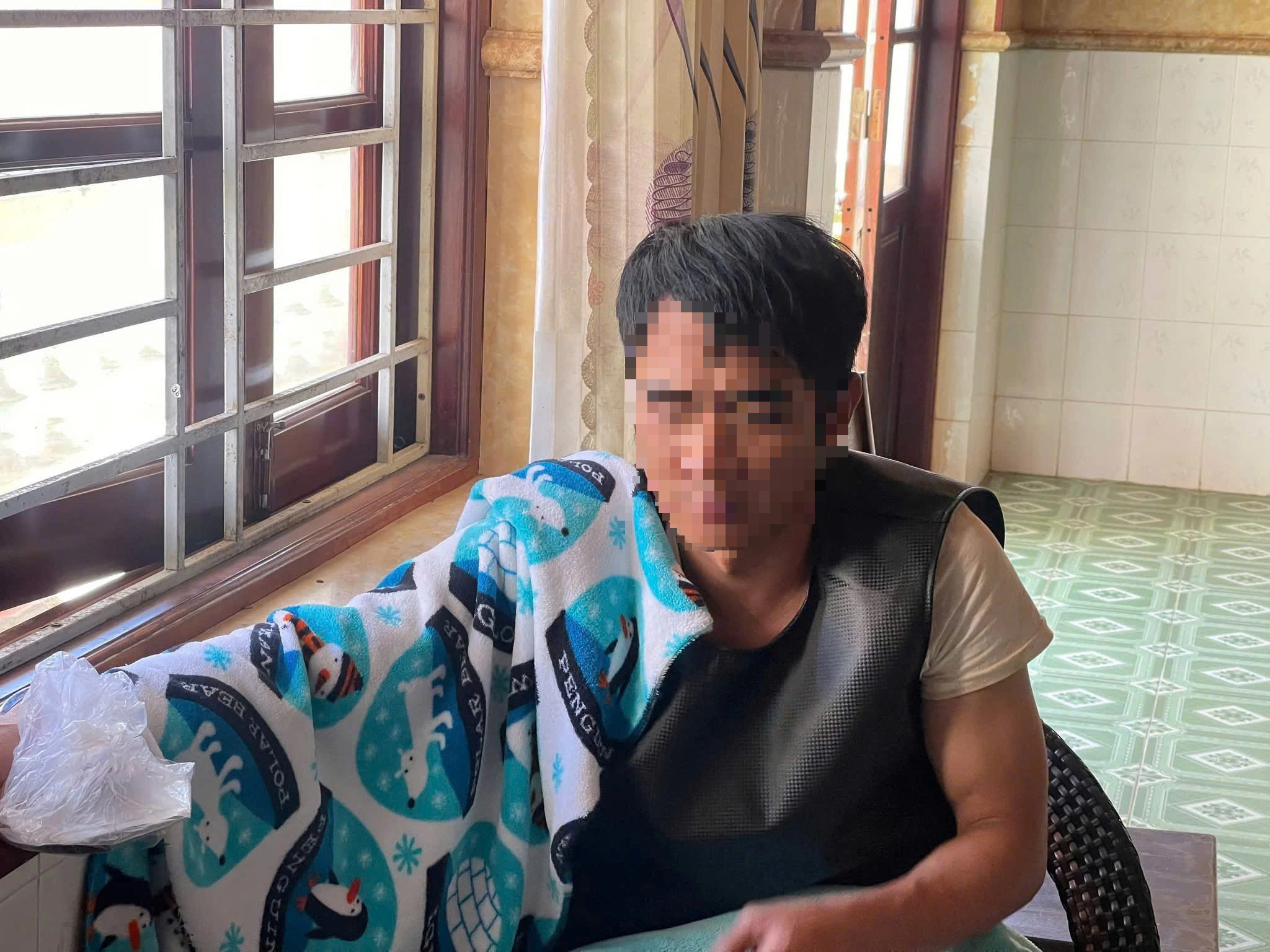 Tạm giữ hình sự nghi phạm hiếp dâm bé gái đi giao xôi ở Pleiku 1 Gia Lai: Tạm giữ hình sự nghi phạm hiếp dâm bé gái đi giao xôi ở Pleiku - Ảnh 1.