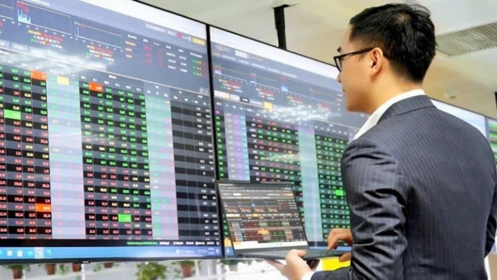 Tăng hơn 500 điểm trong năm 2025, VN-Index lên đỉnh cao lịch sử- Ảnh 1.