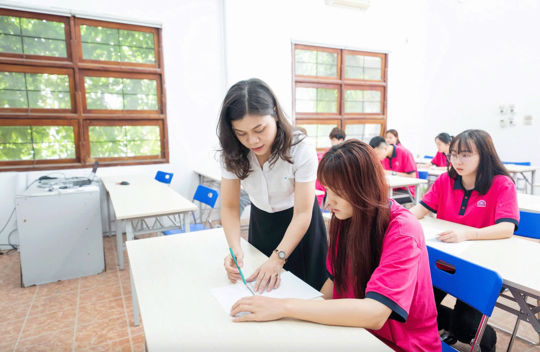 Tạo động lực cho công nhân làm việc 1 Tạo động lực cho công nhân làm việc - Ảnh 1.