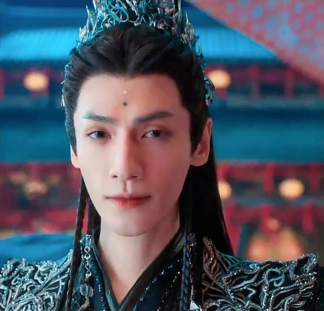 Tạo hình cổ trang thảm họa của sao việt trong phim cổ trang 2025 gây tranh cãi mạnh mẽ - Ảnh 3. Tạo hình cổ trang thảm họa của sao việt trong phim cổ trang 2025 gây tranh cãi mạnh mẽ - Ảnh 3.