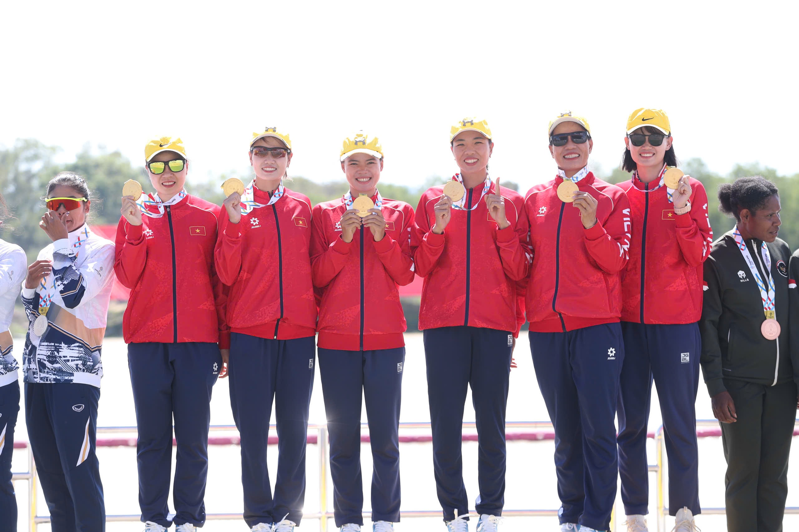 Tay chèo nữ 19 tuổi thành nhà vô địch SEA Games - Ảnh 2.