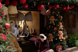 Những góc sống ảo Giáng sinh 2025 gây sốt ở Hà Nội, TP.HCM