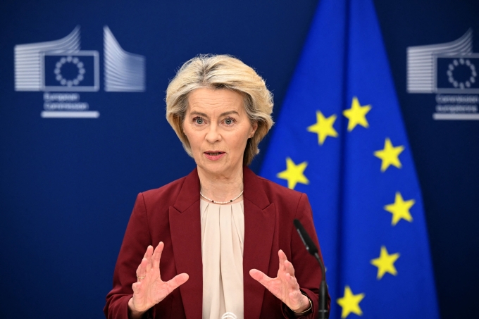 Chủ tịch Ủy ban châu Âu (EC) Ursula Von der Leyen tại cuộc họp báo tại Brussels, Bỉ, ngày 3/12. Ảnh: AFP