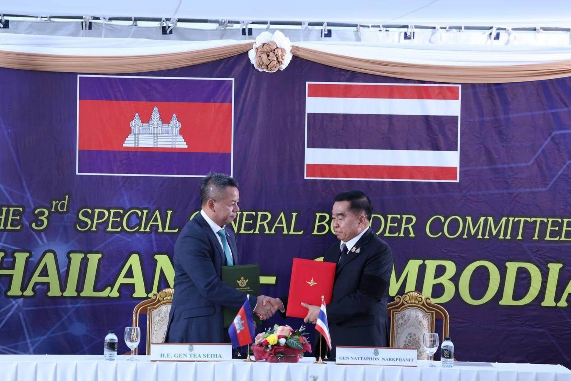 Thái Lan - Campuchia ngừng bắn - Ảnh 1.