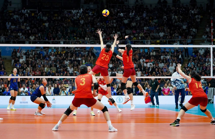 Thái Lan ăn điểm cuối tranh cãi trong trận chung kết bóng chuyền nữ với Việt Nam 1 bóng chuyền - Ảnh 1.